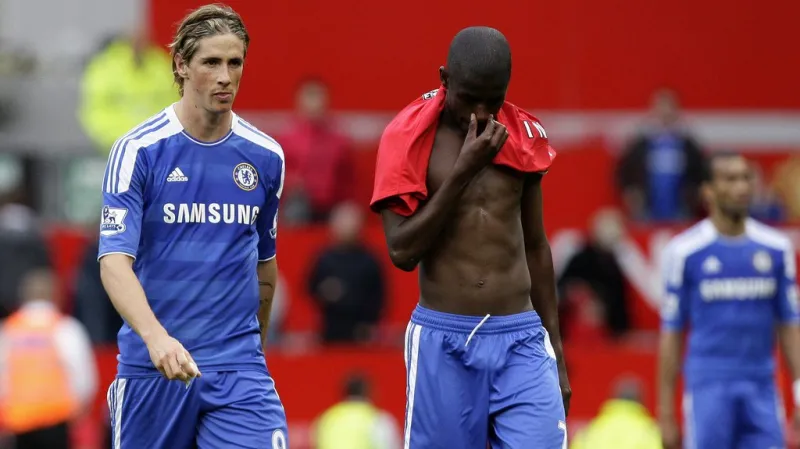 Hráči Chelsea Fernando Torres (vlevo) a Ramires
