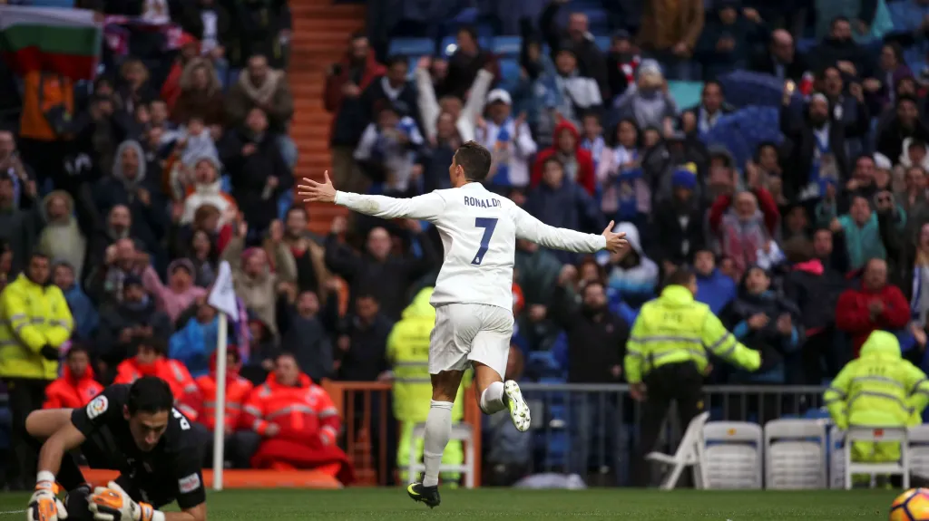 Ronaldo slaví druhý gól do sítě Gijónu