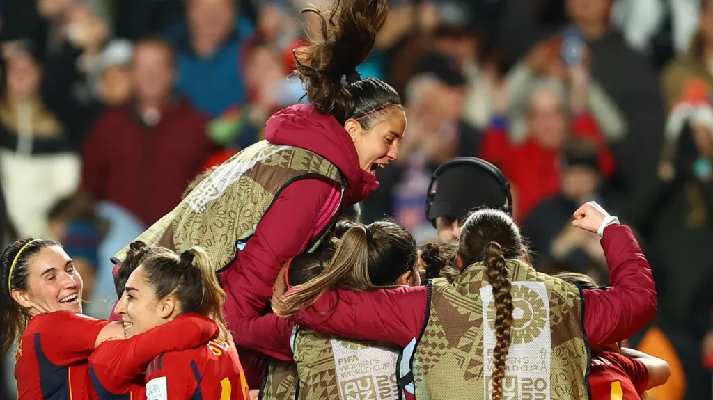 Fotbalistky Španělska se radují z postupu do finále mistrovství světa