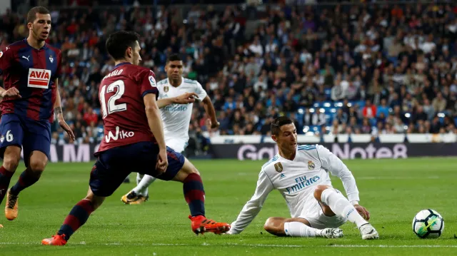 Real vyhrál počtvrté za sebou, Eibar porazil 3:0