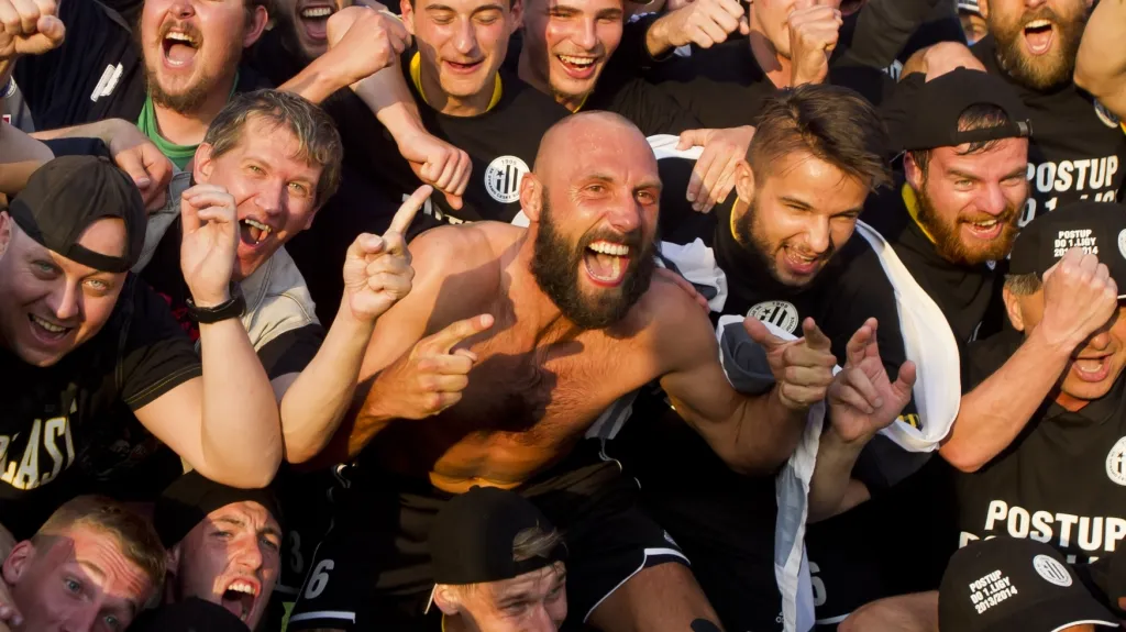 Hráči Českých Budějovic se radují z postupu