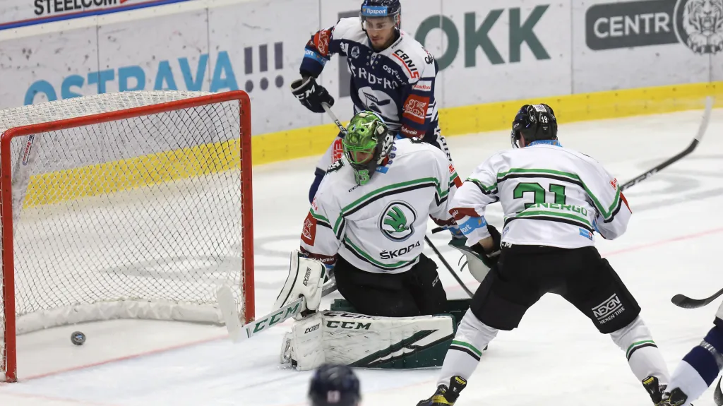 Dominik Lakatoš přihlíží brance Vítkovic proti Mladé Boleslavi