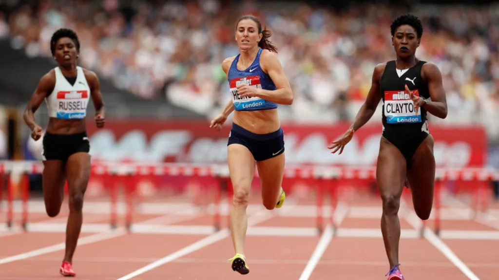 Zuzana Hejnová v závodě na 400 metrů překážek