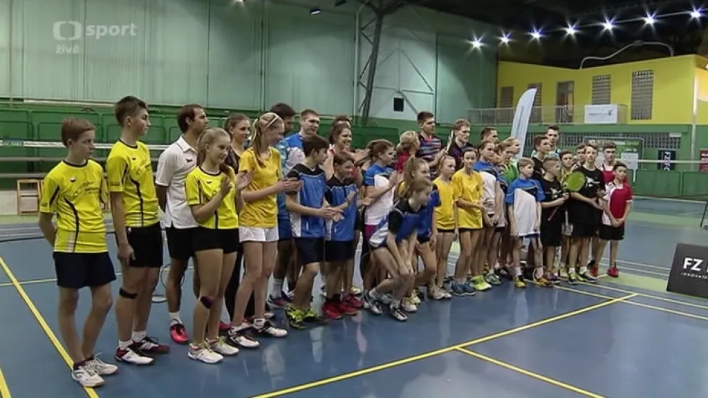 V Karviné se chystá badmintonové MČR, hráči si zatrénovali s dětmi