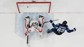 Rozhodující branka Lehkonena ve čtvrtfinále Finsko – Švýcarsko