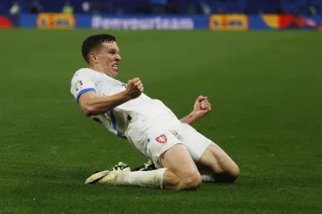 Lukáš Provod slaví úvodní gól proti Portugalsku