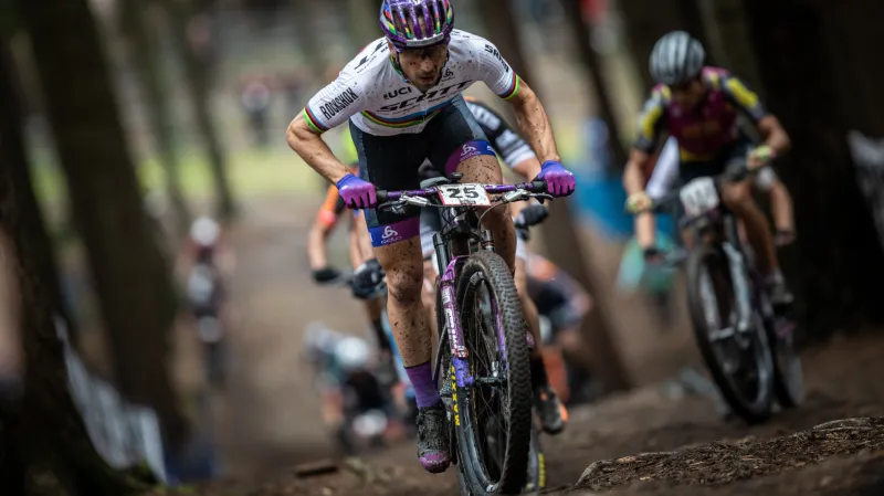 Švýcar Nino Schurter se stal podesáté mistrem světa v cross country, Cink dojel desátý