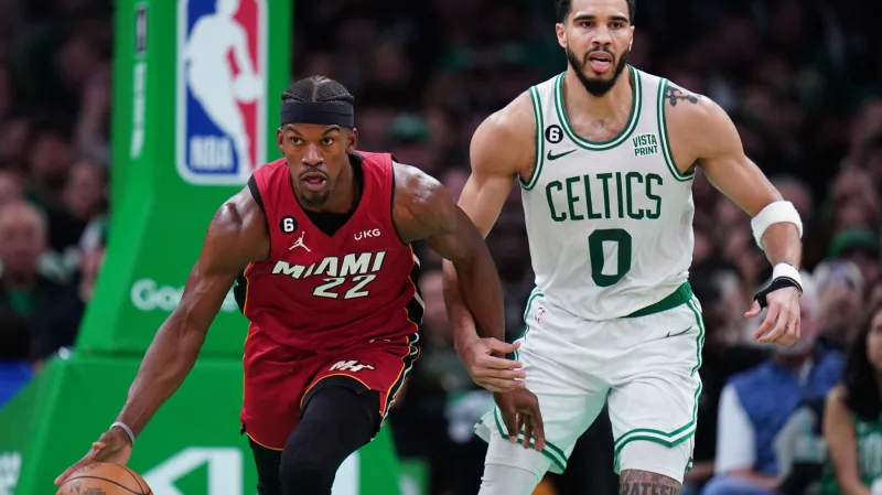 Jimmy Butler v utkání s Bostonem