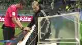 Ve fotbale poprvé pomáhalo video, rozhodlo i o penaltě a postupu