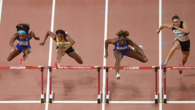 Nia Aliová při návratu po mateřské pauze vyhrála 100 metrů překážek