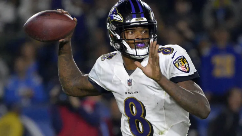 Quarterback Baltimoru Lamar Jackson