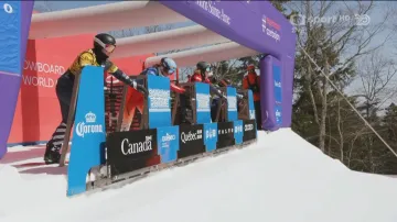 Velké finále žen ve snowboardcrossu v Mont-Sainte-Anne