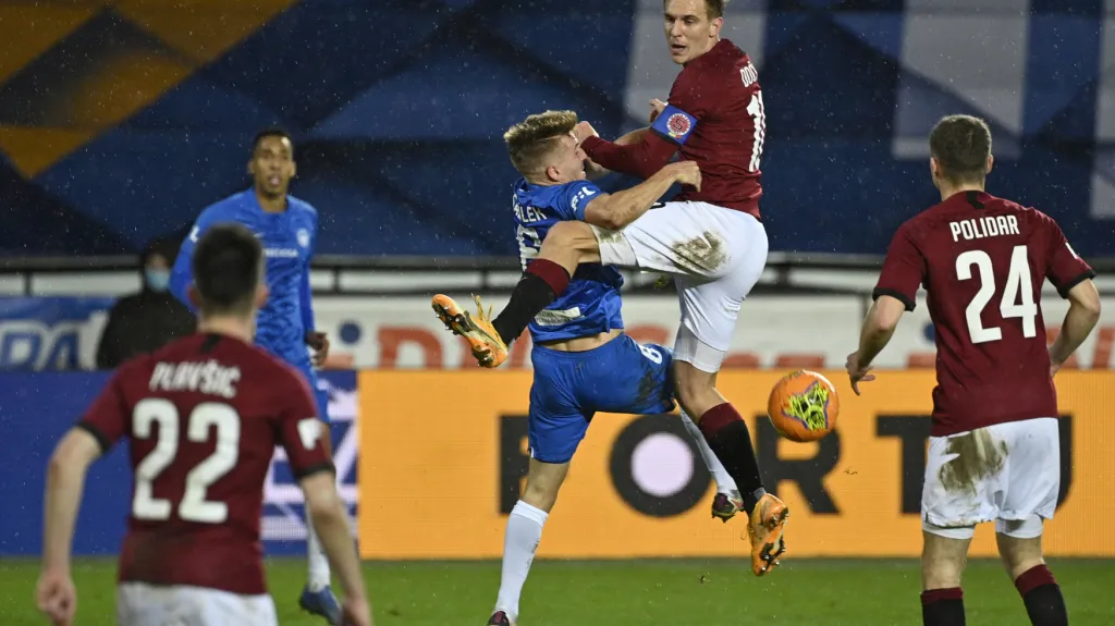 Zleva Michal Sadílek z Liberce a Bořek Dočkal ze Sparty