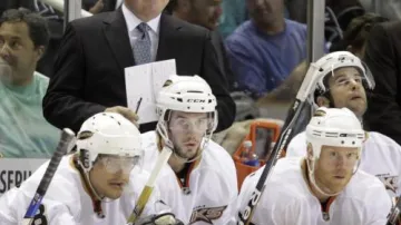 Randy Carlyle a hráči Anaheimu