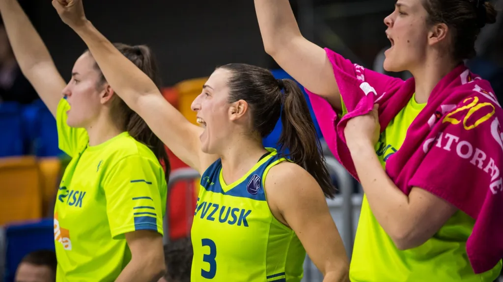 Radost basketbalistek USK Praha