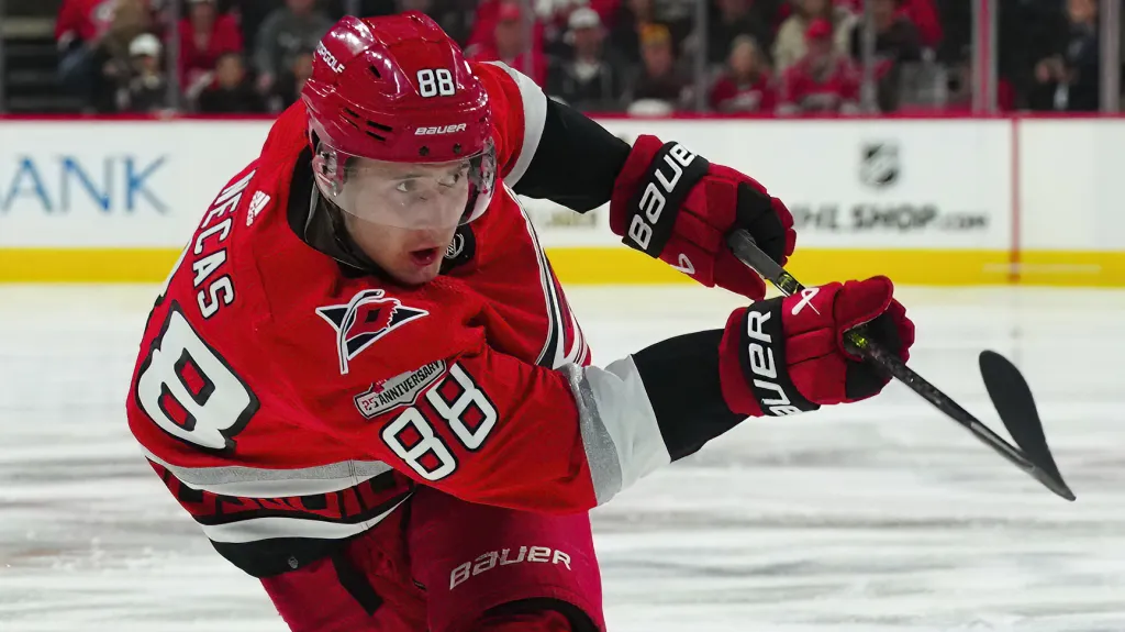 Martin Nečas z Caroliny Hurricanes