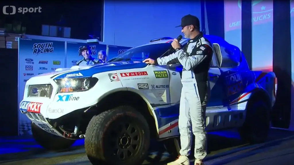 Český jezdec Ouředníček představil svůj nový speciál i navigátora