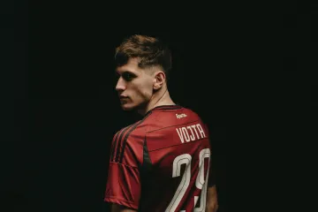 Ligový rekord. Sparta se plácla přes kapsu a přivedla útočníka Vojtu