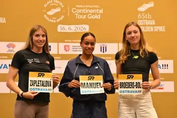 Emma Zapletalová, Lurdes Gloria Manuel a Femke Broedersová-Bolová před Zlatou tretrou