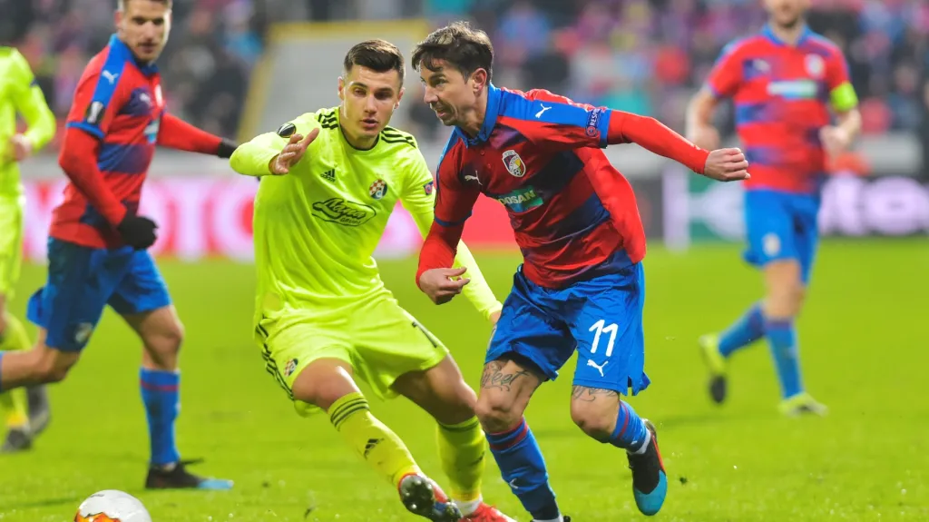 Plzeňský Milan Petržela v utkání proti Dinamu Záhřeb