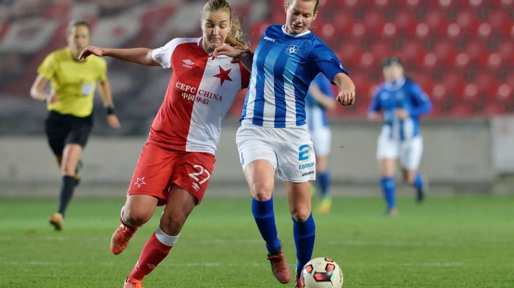 Tereza Kožárová ze Slavie v utkání Ligy mistryň