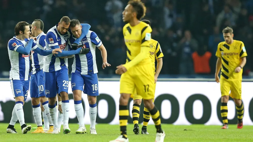 Radost hráčů Herthy a zklamání hráčů Dortmundu