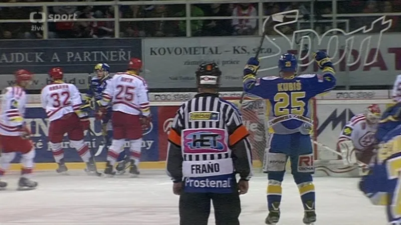 Gól v utkání Třinec - Zlín: Honejsek - 0:1 (14. min.)