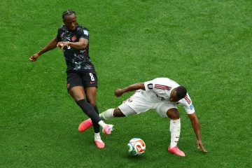 Zákrok Ásima Madibúa na Ismaëla Koného