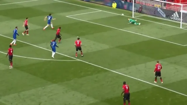 United jen remizovali s Chelsea, Burnley nezastavilo hráče City