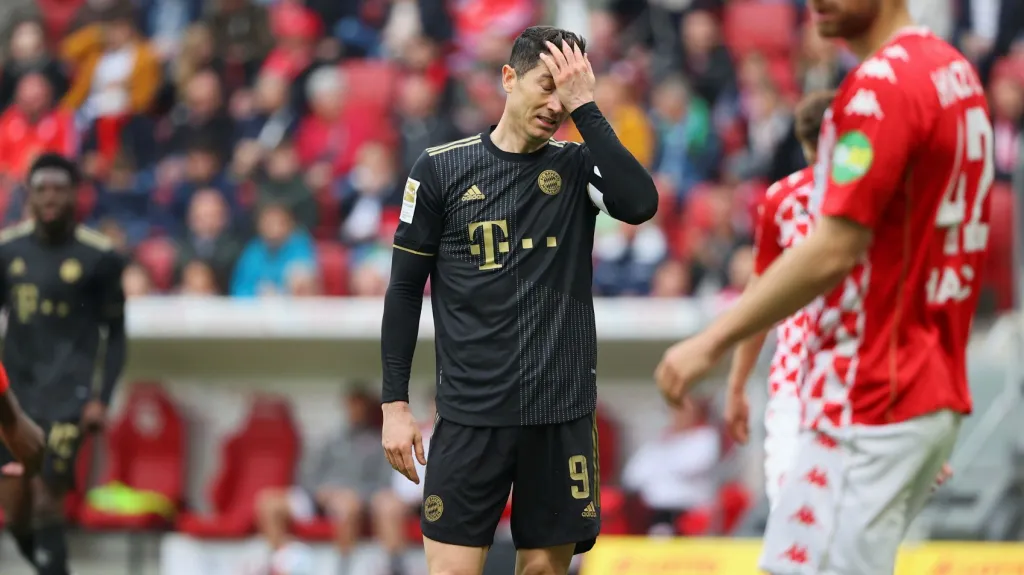 Robert Lewandowski zpytuje svědomí v utkání s Mohučí