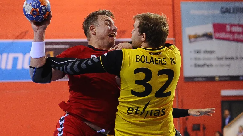 Filip Jícha v utkání s Belgií