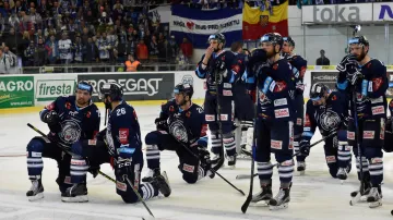 Zklamaní hokejisté Liberce po finálové porážce od Brna