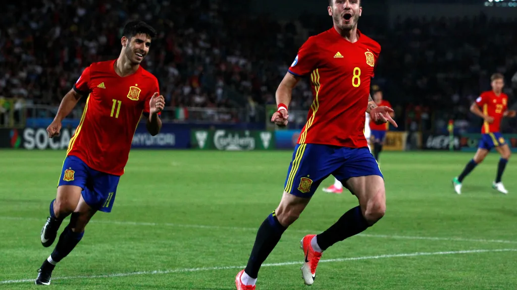 Saúl Níguez slaví gól do sítě Itálie