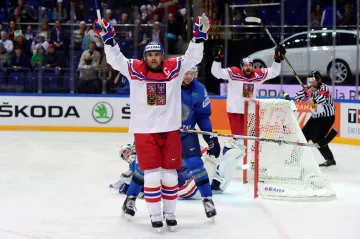 Tomáš Plekanec se raduje z gólu v síti Kazachstánu