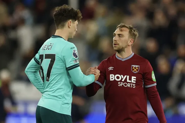 Wolves sestupují z Premier League. Osud Krejčího týmu zpečetila remíza v londýnském derby