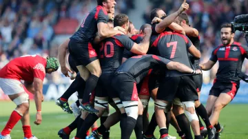 Ragbisté Gruzie slaví překvapivou výhru nad Tongou