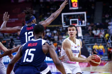 Bogdan Bogdanovič ze Srbska v utkání MS proti USA