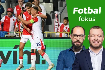 Fotbal fokus podcast: Giganti pro Slavii v LM, Hapalova nervozita. Co nový majitel Pardubic?