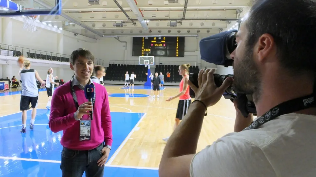 Tomáš Budka, zpravodaj České televize na mistrovství světa basketbalistek v Turecku