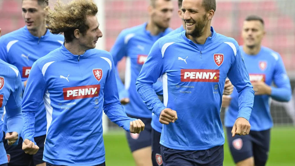 Tomáš Souček a Alex Král na tréninku před zápasem proti Albánii