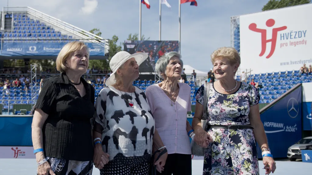 Alena Dlouhá, Věra Dvořáková, Květa Janečková a Jana Vrbová