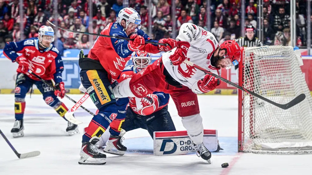 Utkání Pardubice – Třinec
