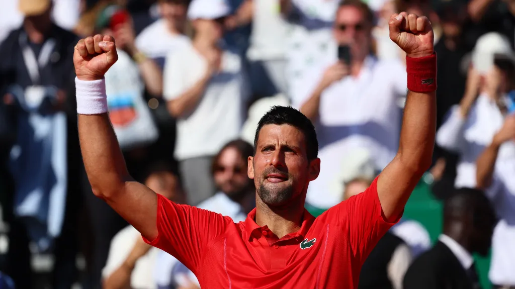 Novak Djokovič slaví vítězství v Monte Carlu