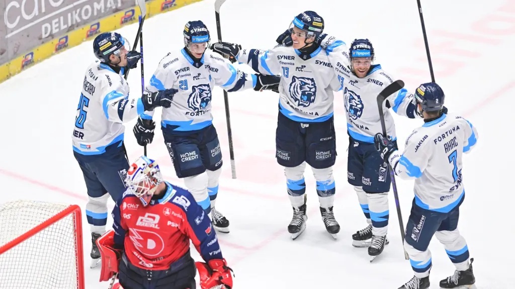 Liberečtí hokejisté slaví v utkání proti Pardubicím