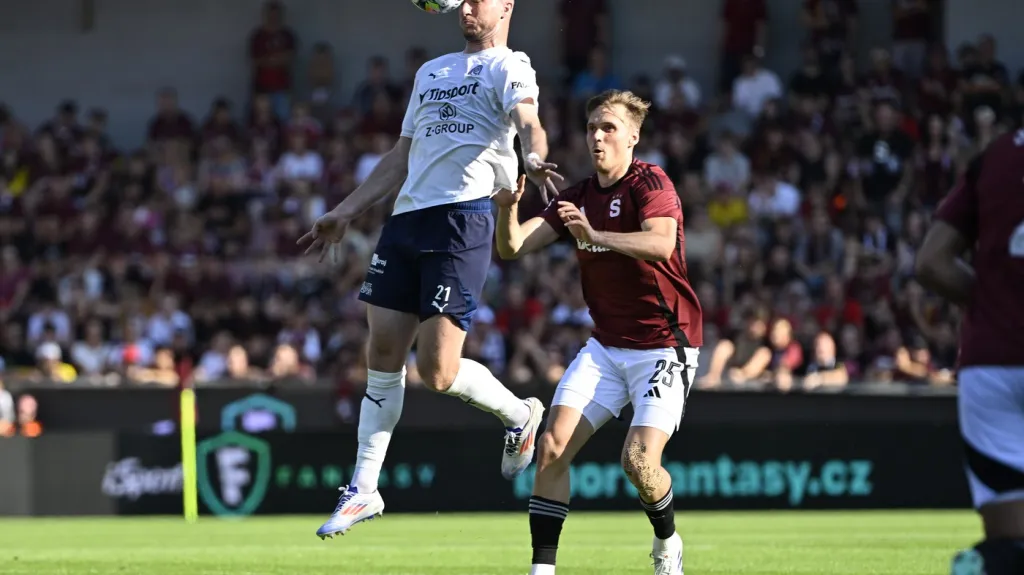 Michael Krmenčík v hlavičkovém souboji