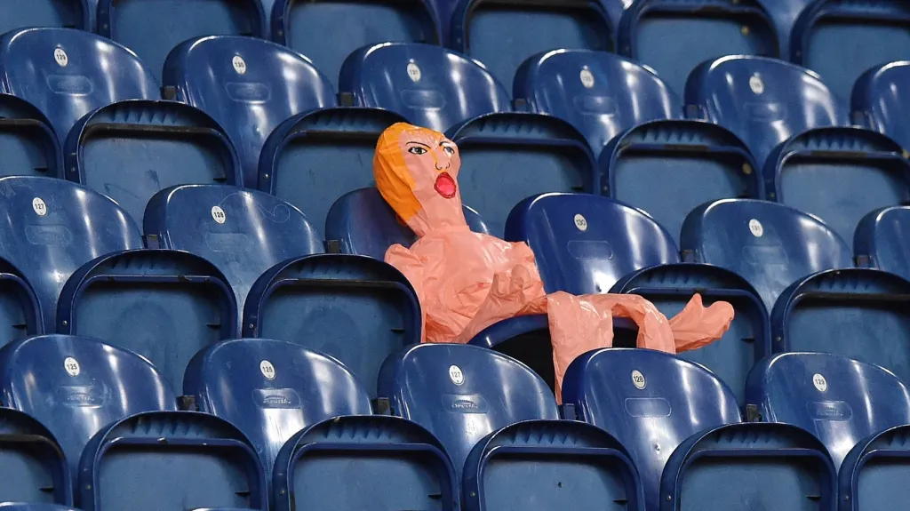 Zklamaná nizozemská fanynka po zápase s českým výběrem