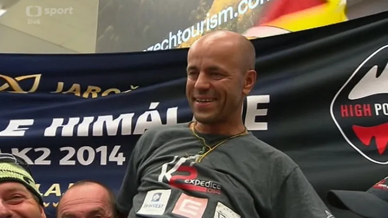 Jaroš přiletěl zpět do České republiky