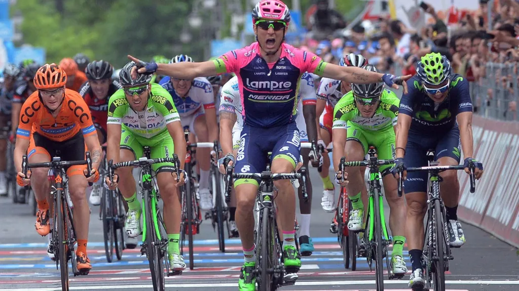 Diego Ulissi vítězí v sedmé etapě Giro d'Italia