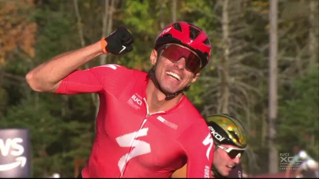 Závěr short tracku mužů a ohlas Blevinse