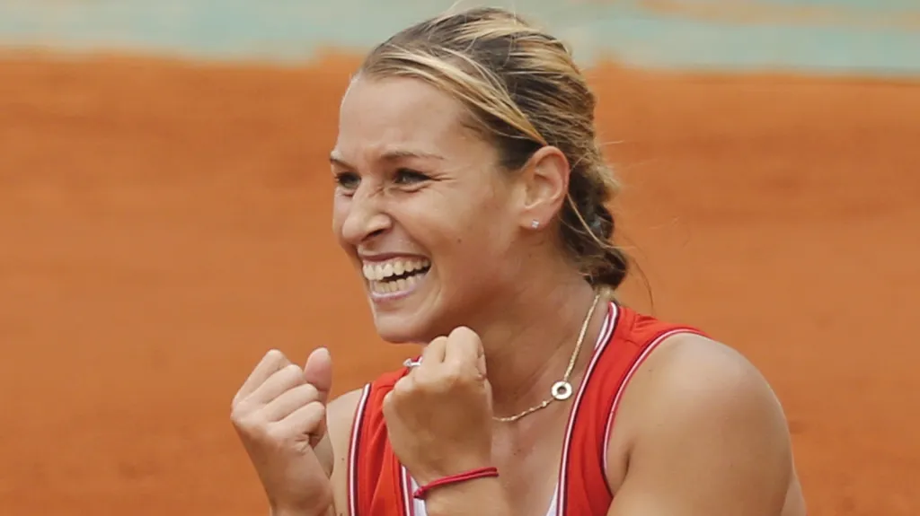 Dominika Cibulková slaví vítězství nad Azarenkovou